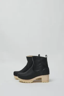 No.6 Store 5" Pull on Shearling Clog Boot on Mid Tread in Ink Aviator on White Base