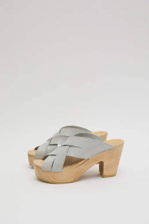 No.6 Store Basket Clog on Platform in Dove Patent