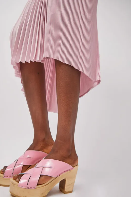 No.6 Store Basket Clog on Platform in Pink Patent