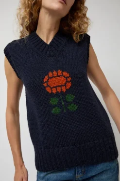 No.6 Store Close to the Flower Vest in Navy