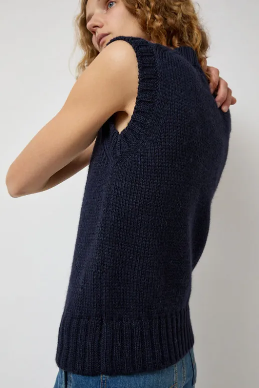 No.6 Store Close to the Flower Vest in Navy