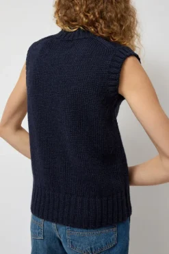 No.6 Store Close to the Flower Vest in Navy