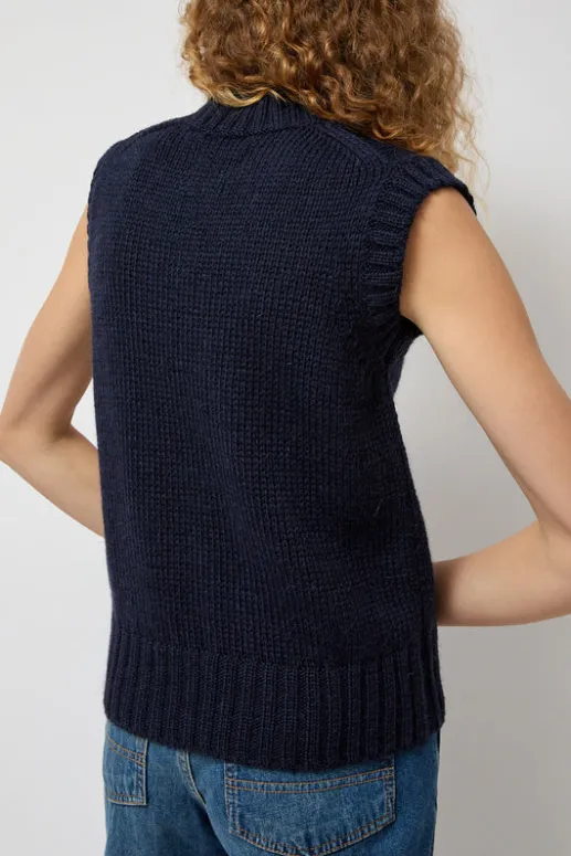 No.6 Store Close to the Flower Vest in Navy