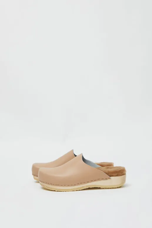 No.6 Store Contour Clog with Shearling on Flat Base in Camel