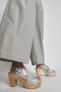 No.6 Store Crossover Clog on Platform in Dove Patent