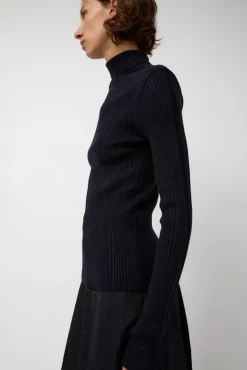 No.6 Store Inner Pleats Pola Knit in Navy
