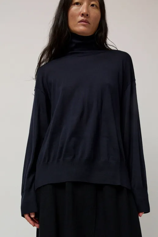 No.6 Store La Base Turtleneck in Navy