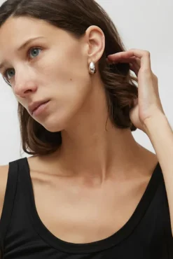 No.6 Store Medium Volume Waterdrop One Touch Earrings in Silver