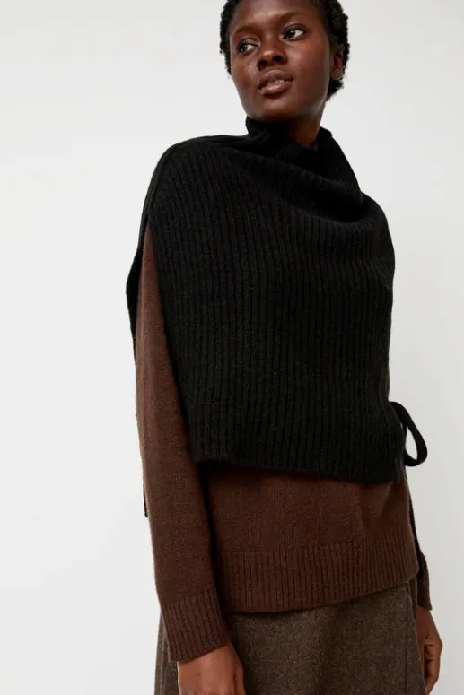 No.6 Store Neck Warmer in Black