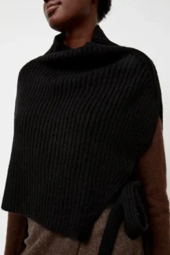 No.6 Store Neck Warmer in Black