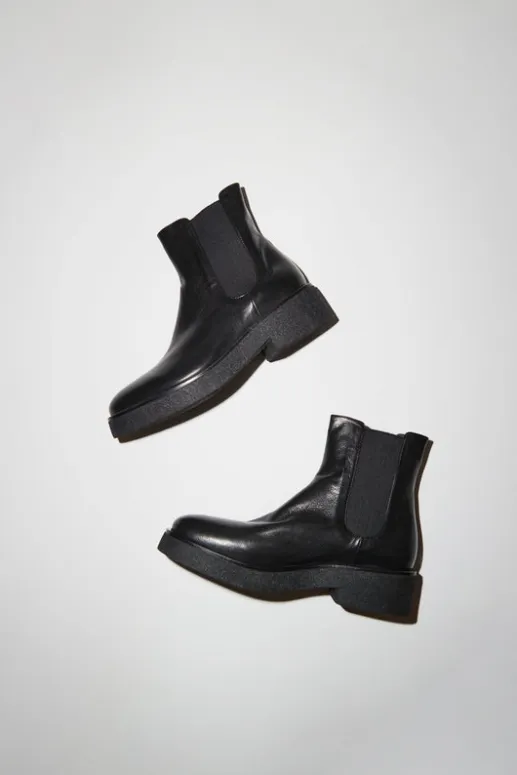 No.6 Store Pull on Crepe Sole Boot in Nero