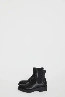 No.6 Store Pull on Crepe Sole Boot in Nero