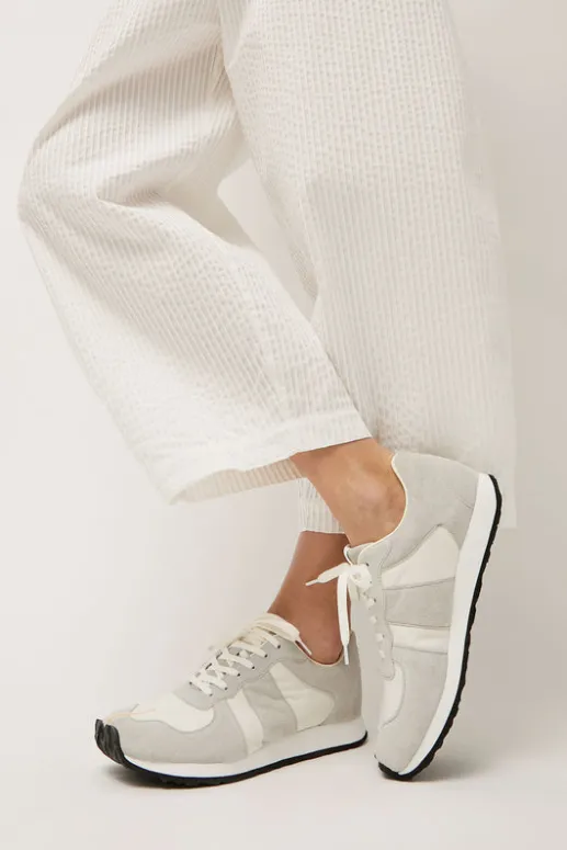 No.6 Store Tabi Trainer in White