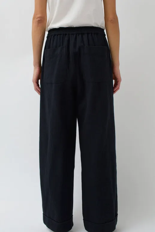 No.6 Store Wes Pleat Pant in Black Warp and Indigo Weft