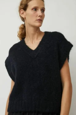 No.6 Store Yume Vest in Black